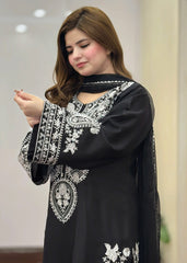 Sapphire Black embroidered 3-piece suit by Tehzeeb Libas (view 3)