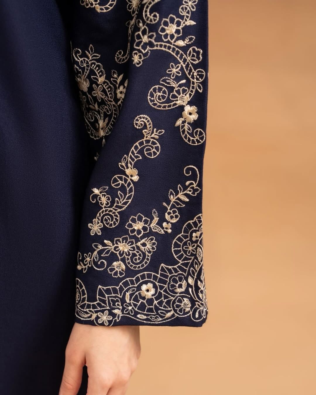 NOVA EMBROIDERY 2-PCS royal lifestyle collections