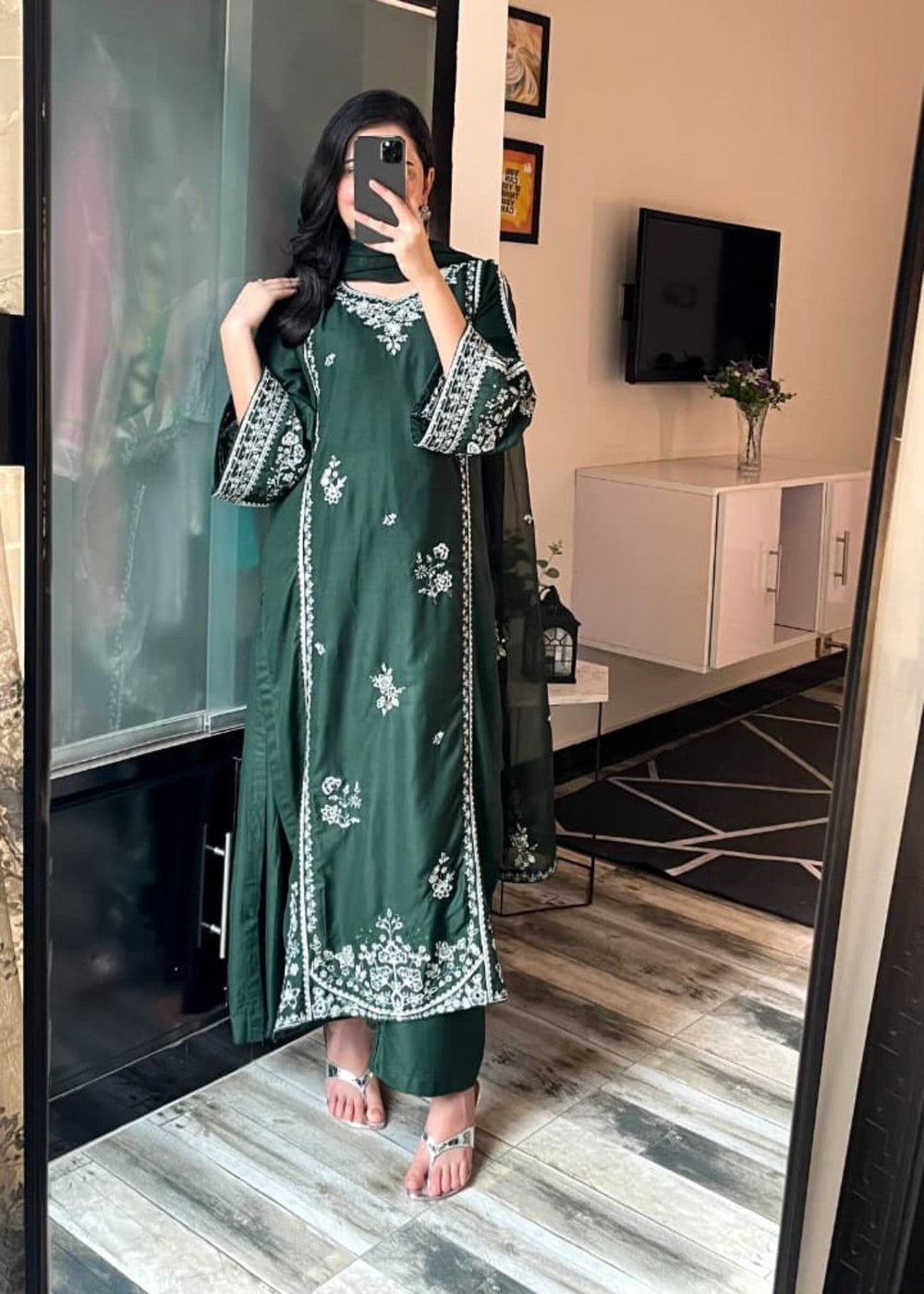 Grace embroidered 3-piece suit by Tehzeeb Libas (view 4)