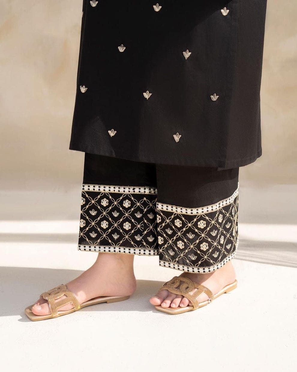 BLACK PEARL EMBROIDERED 2-PCS royal lifestyle collections