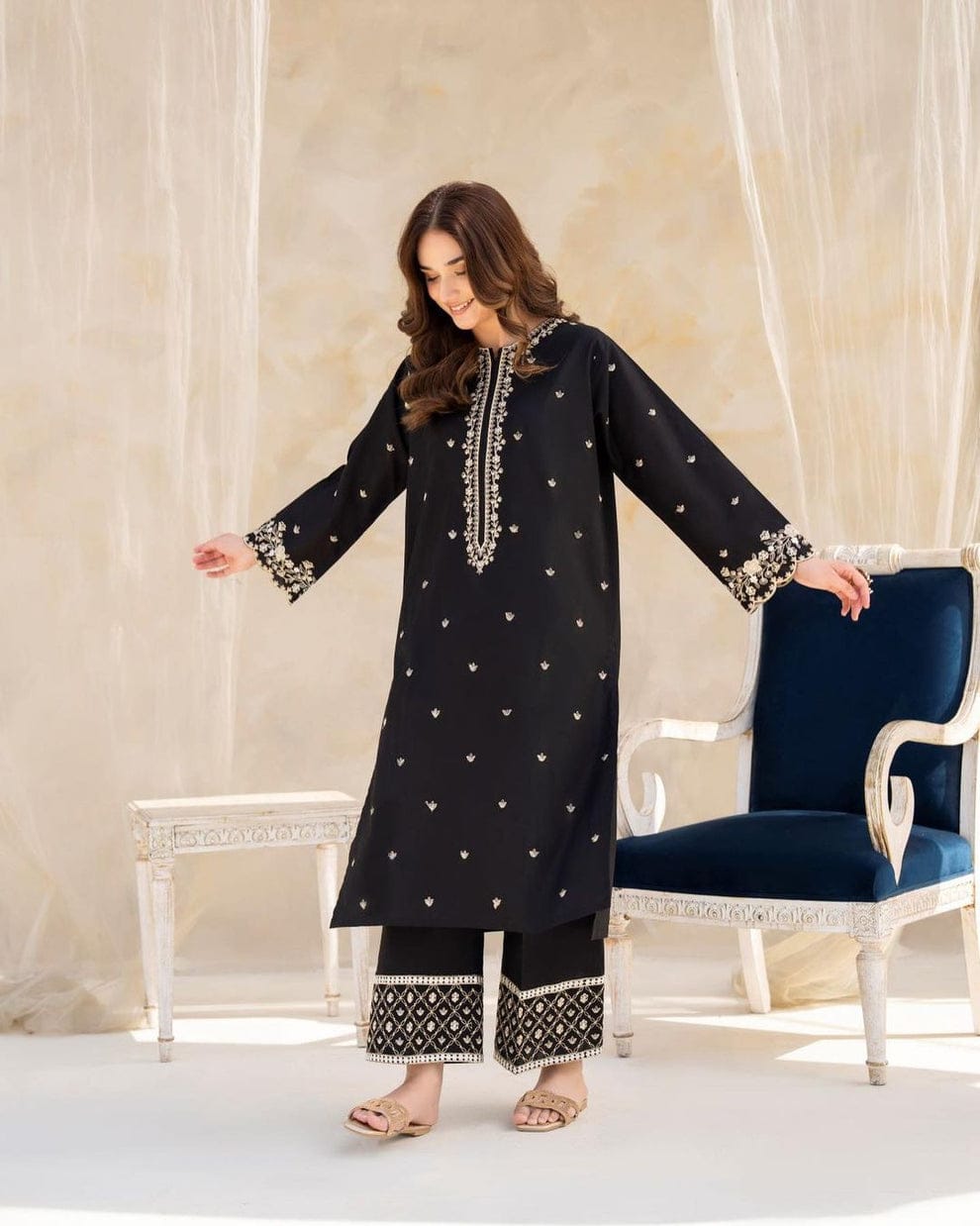 BLACK PEARL EMBROIDERED 2-PCS royal lifestyle collections